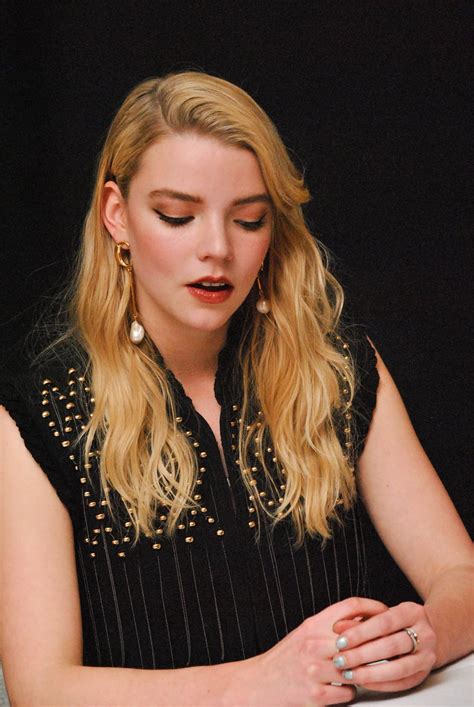 anya taylor joy cleavage|cleavage : r/AnyaTaylorJoy